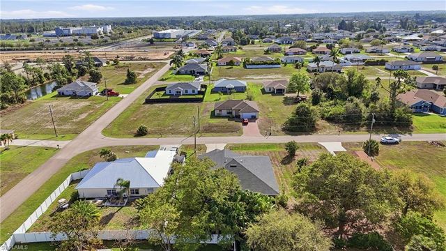 3622 NE 18th PL, Cape Coral, FL 33909