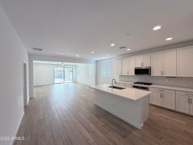 4323 W Palace Station Road, New River, AZ 85087