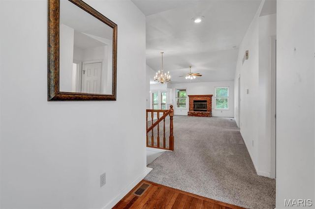 950 Du Pre Circle, St Peters, MO 63376