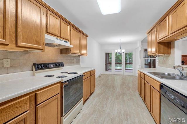 950 Du Pre Circle, St Peters, MO 63376