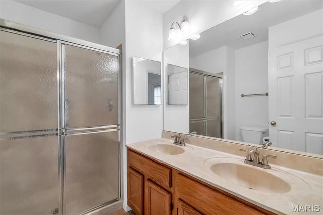 950 Du Pre Circle, St Peters, MO 63376