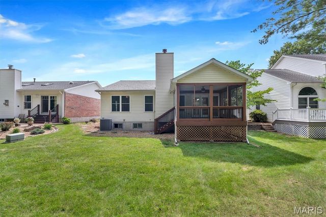 950 Du Pre Circle, St Peters, MO 63376