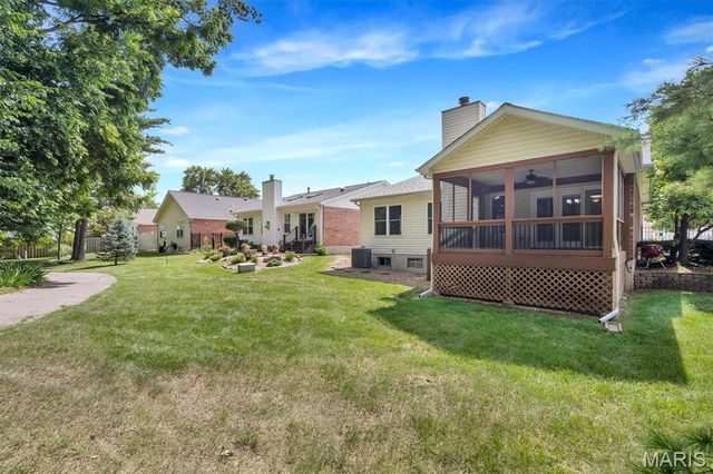 950 Du Pre Circle, St Peters, MO 63376