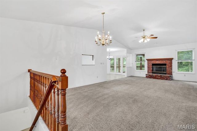 950 Du Pre Circle, St Peters, MO 63376