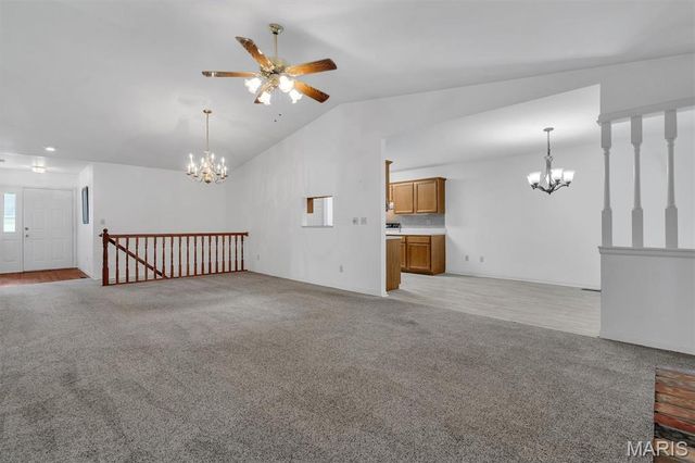 950 Du Pre Circle, St Peters, MO 63376