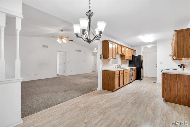 950 Du Pre Circle, St Peters, MO 63376