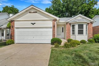 950 Du Pre Circle, St Peters, MO 63376