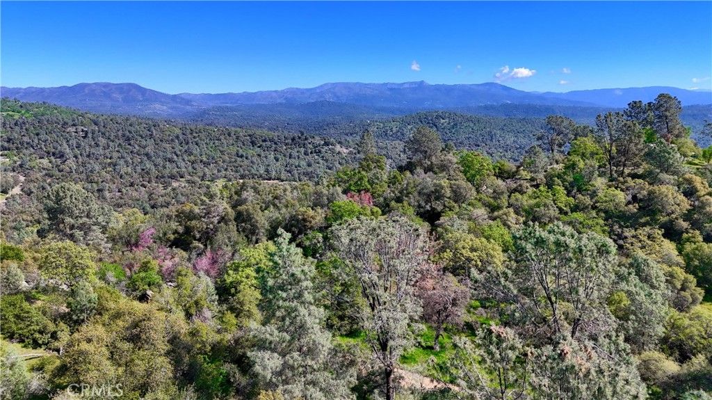 Image 3 of property listing at 4740 Grist Road, Mariposa, CA 95338