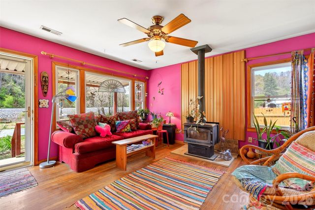 522 Old Us 70 Highway W, Old Fort, NC 28762