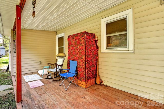 522 Old Us 70 Highway W, Old Fort, NC 28762