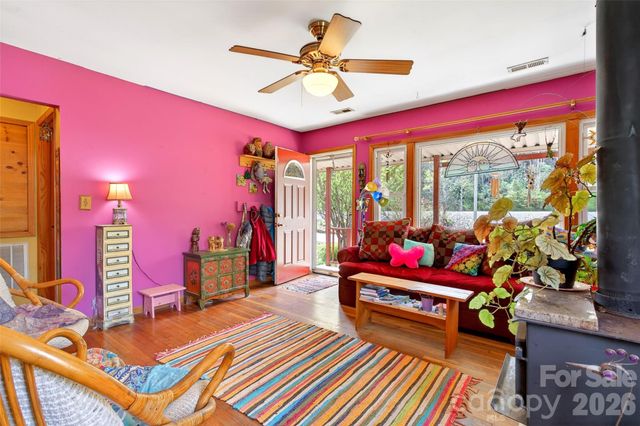522 Old Us 70 Highway W, Old Fort, NC 28762