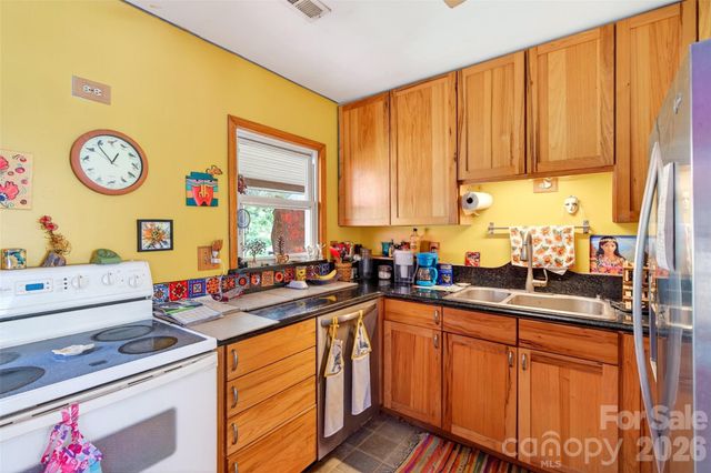 522 Old Us 70 Highway W, Old Fort, NC 28762