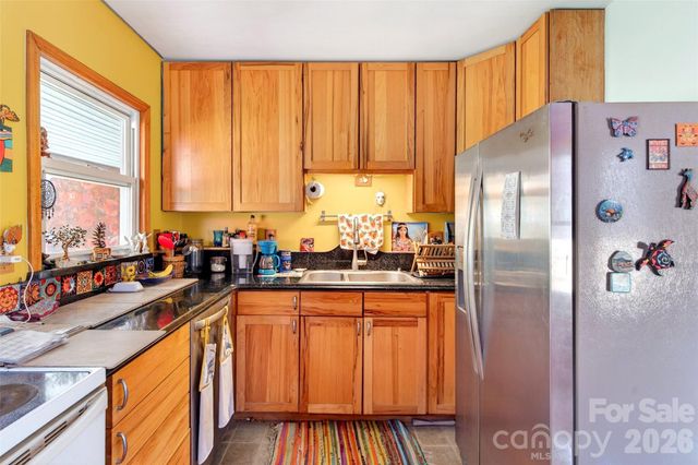 522 Old Us 70 Highway W, Old Fort, NC 28762