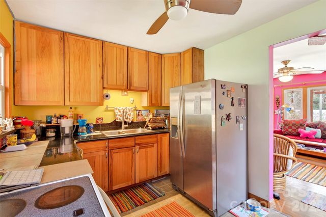 522 Old Us 70 Highway W, Old Fort, NC 28762