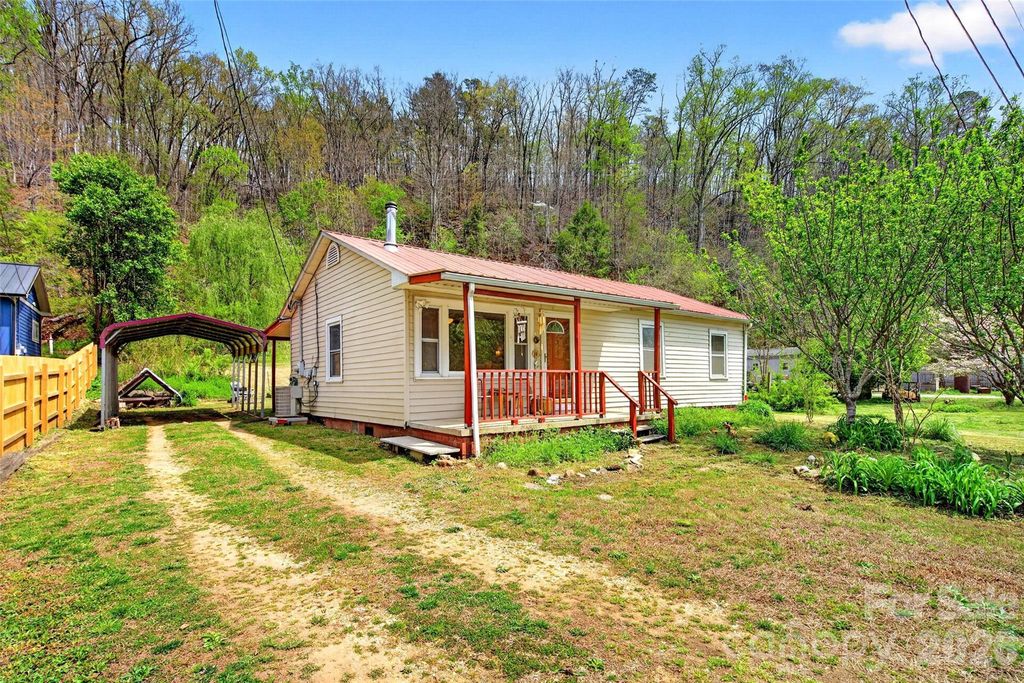 522 Old Us 70 Highway W, Old Fort, NC 28762