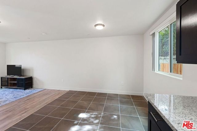 5912 S Flower Street, Los Angeles, CA 90003