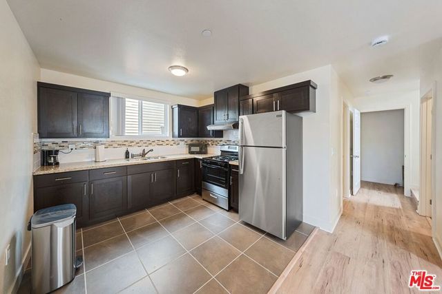5912 S Flower Street, Los Angeles, CA 90003