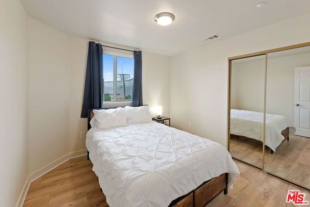 5912 S Flower Street, Los Angeles, CA 90003