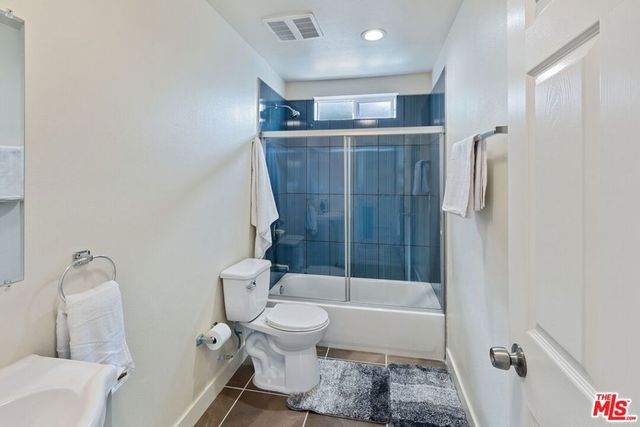 5912 S Flower Street, Los Angeles, CA 90003
