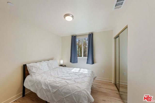 5912 S Flower Street, Los Angeles, CA 90003