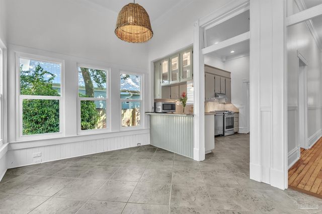 1305 N 15th Ave, Pensacola, FL 32503