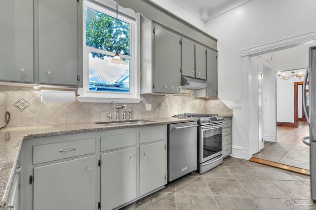 1305 N 15th Ave, Pensacola, FL 32503