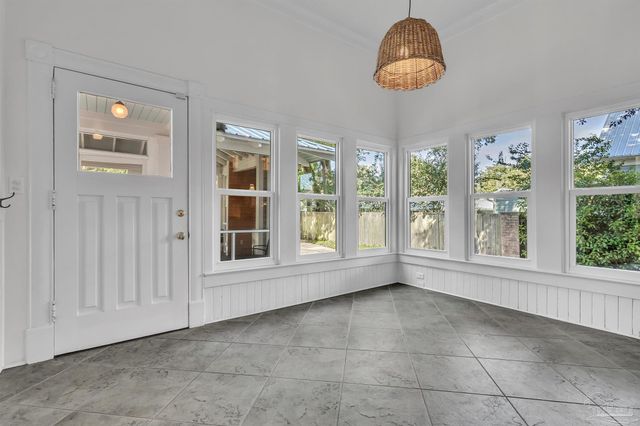 1305 N 15th Ave, Pensacola, FL 32503