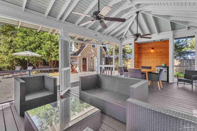 1305 N 15th Ave, Pensacola, FL 32503