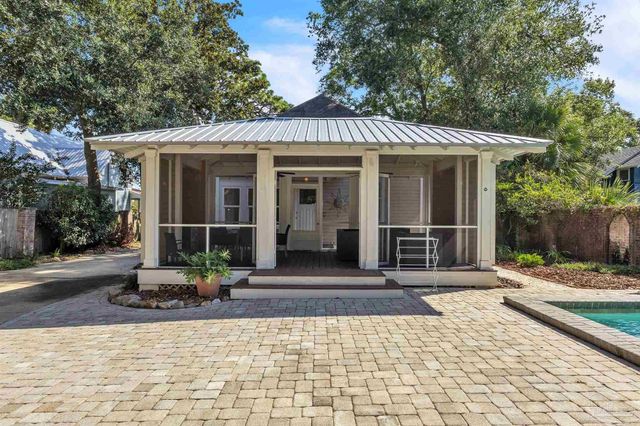 1305 N 15th Ave, Pensacola, FL 32503