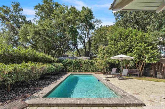 1305 N 15th Ave, Pensacola, FL 32503