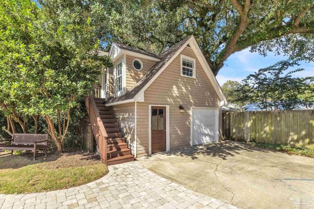 1305 N 15th Ave, Pensacola, FL 32503