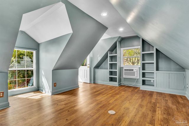 1305 N 15th Ave, Pensacola, FL 32503