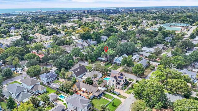 1305 N 15th Ave, Pensacola, FL 32503