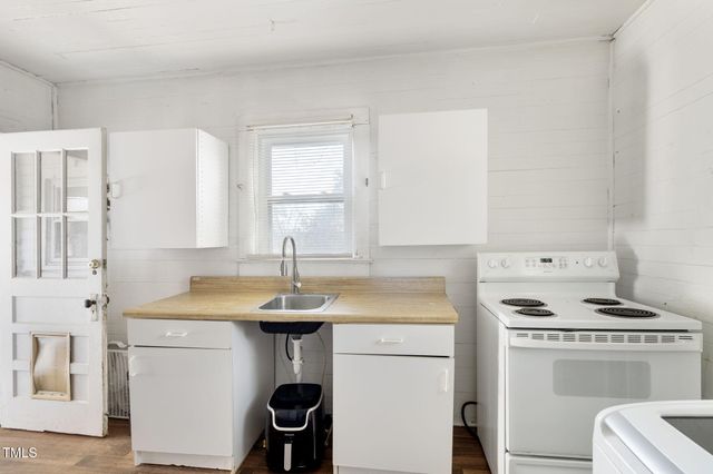 805 S 11th Street, Lillington, NC 27546