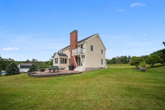47 Nottingham Road, Raymond, NH 03077