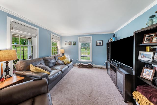 47 Nottingham Road, Raymond, NH 03077