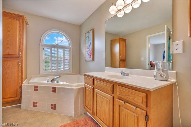 12219 Chestnut Street NW, Canal Fulton, OH 44614