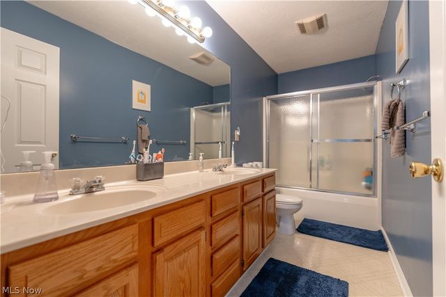 12219 Chestnut Street NW, Canal Fulton, OH 44614