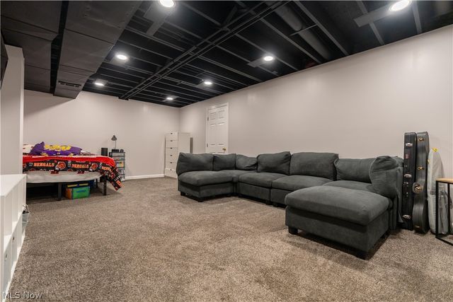 12219 Chestnut Street NW, Canal Fulton, OH 44614