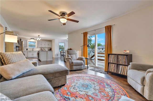 12219 Chestnut Street NW, Canal Fulton, OH 44614
