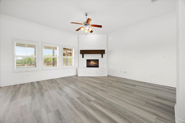 528 Hubbard Circle, Nevada, TX 75173