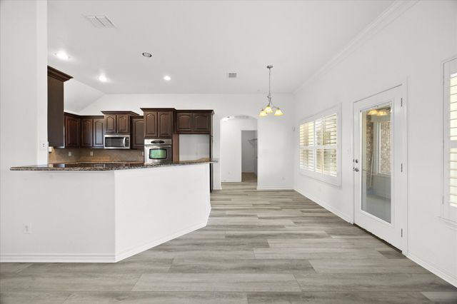 528 Hubbard Circle, Nevada, TX 75173