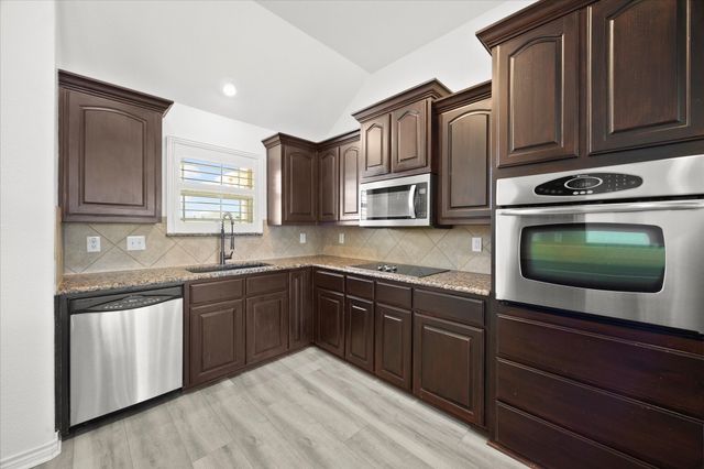528 Hubbard Circle, Nevada, TX 75173