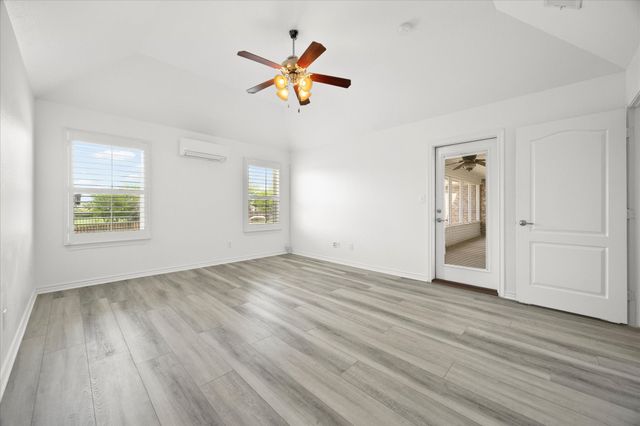 528 Hubbard Circle, Nevada, TX 75173