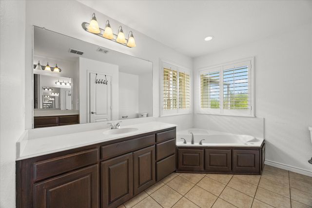 528 Hubbard Circle, Nevada, TX 75173
