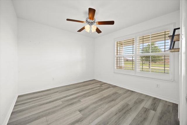 528 Hubbard Circle, Nevada, TX 75173