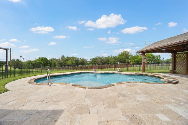 528 Hubbard Circle, Nevada, TX 75173
