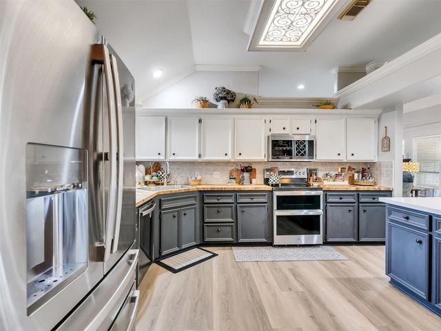 1717 24th Avenue, Texas City, TX 77590