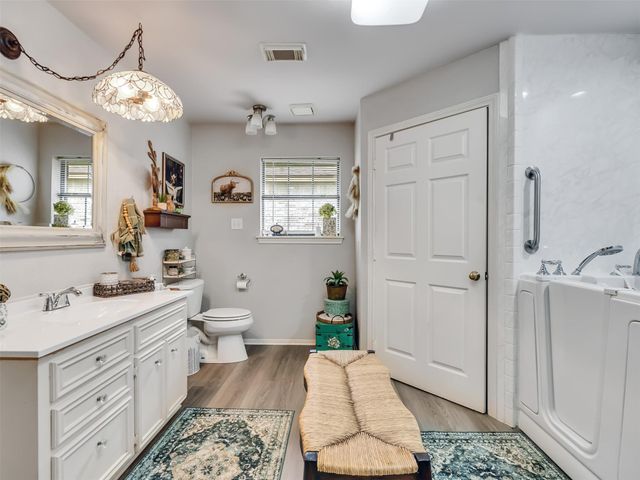 1717 24th Avenue, Texas City, TX 77590