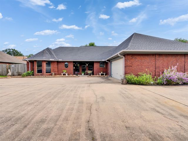 1717 24th Avenue, Texas City, TX 77590